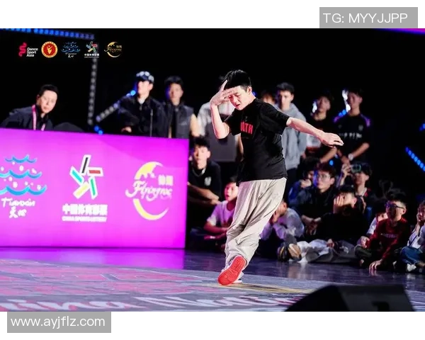 杭州街舞队在世界攀岩锦标赛中的精彩技术表现与赛场亮点分析